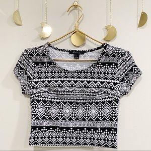 Forever21 Black & White Tribal Print Crop Top. S.